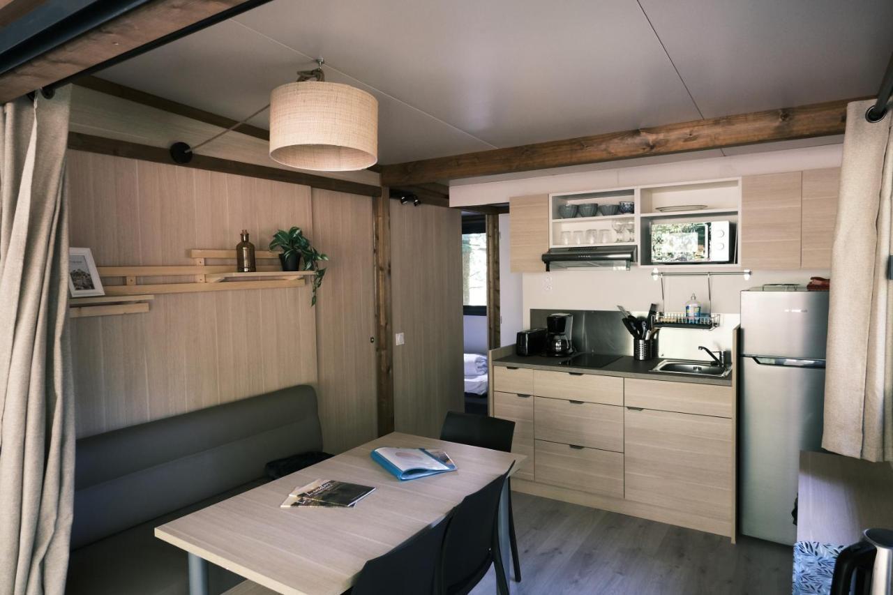 Lodge Avec Spa Privatif - Foret Et Lac Liginiac Exterior photo